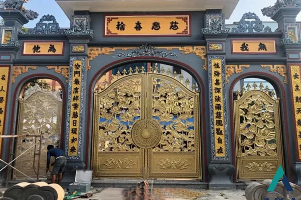 cổng chùa đẹp nhôm đúc